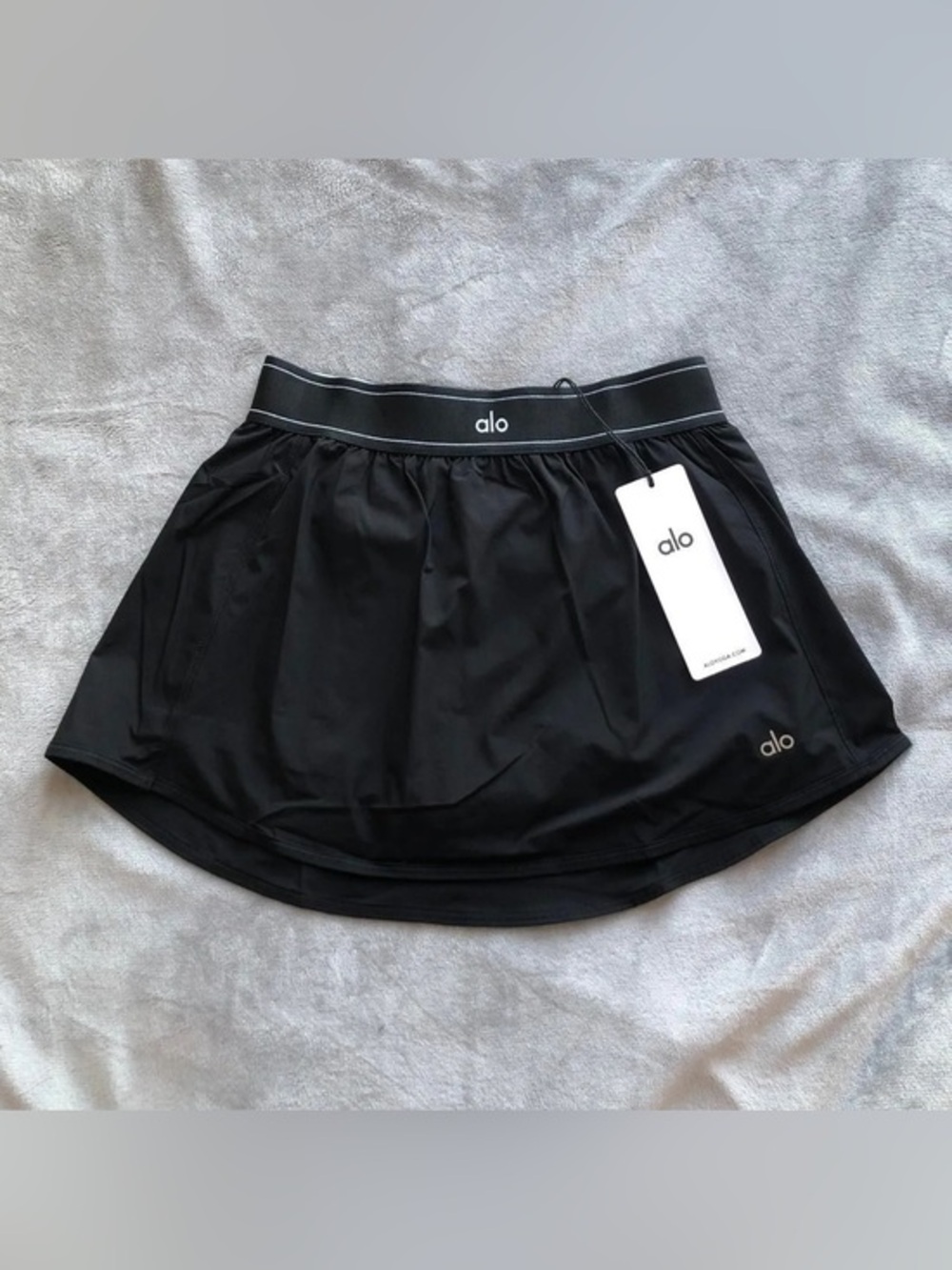 ALO Yoga Black Active Mini Skirt - Picture 1 of 2